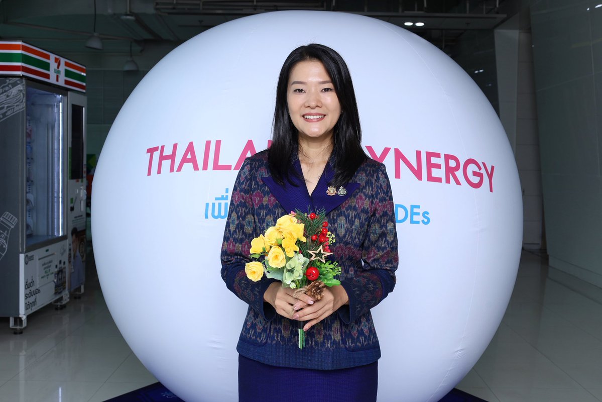 aim_theerarat's tweet photo. Thailand Synergy เพื่อ SMEs ไทย สู่ IDEs 

7 Innovation Awards 2026 โครงการความร่วมมือขับเคลื่อนนวัตกรรมสำหรับประเทศ อาจารย์เชน แชร์ Deep Tech Innovation ปลดล็อกศักยภาพ เชื่อมโยง นักคิด นักปฎิบัติ นักการตลาด ให้มาเจอกัน

ยินดีกับผู้ได้รับรางวัลทุกท่าน
#ThailandSynergy
#กระทรวงอว https://t.co/VhMWIaMGP9