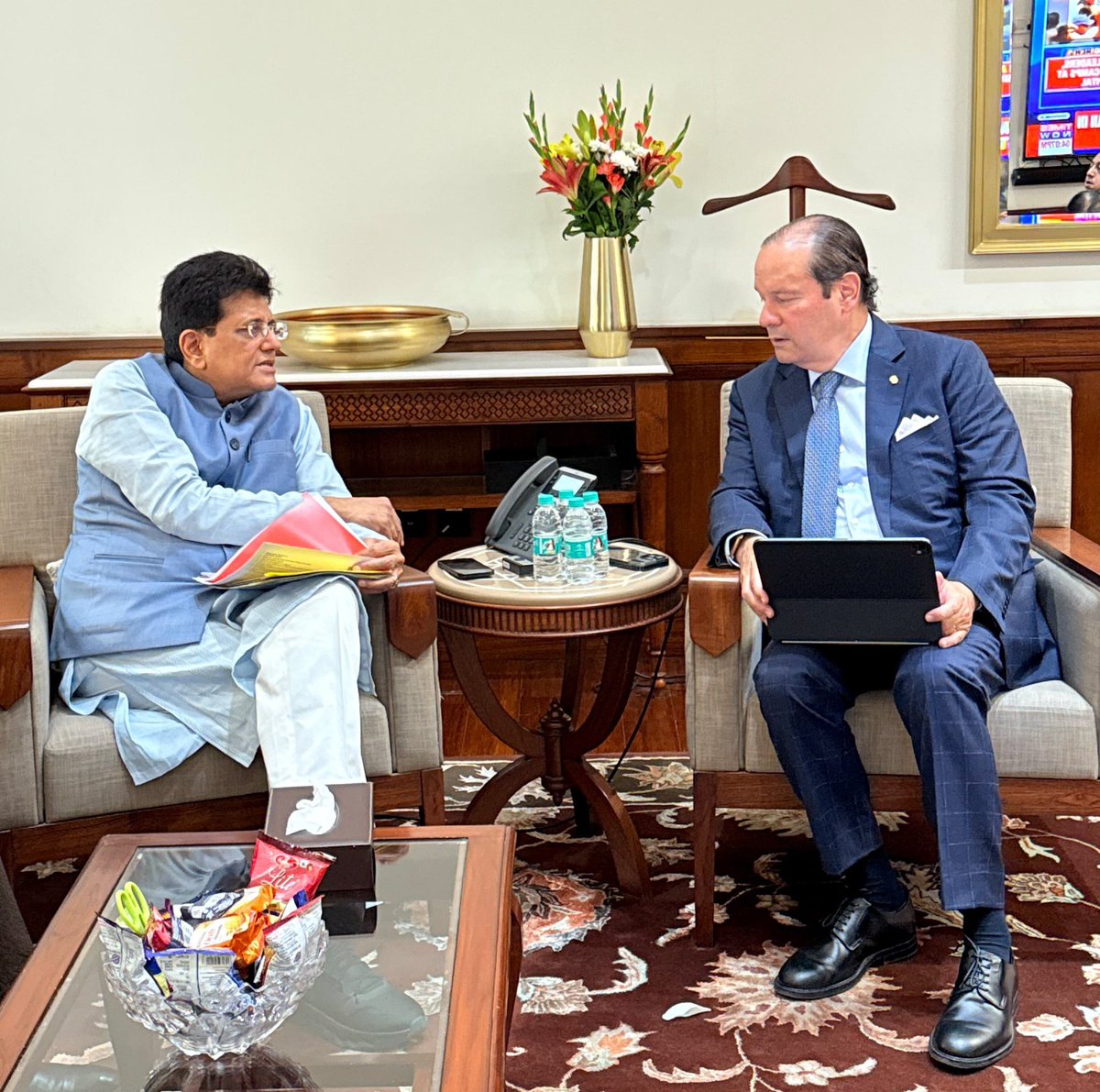 CGIIthinktank's tweet photo. India and Panama reaffirmed their commitment to strengthening bilateral ties during Panamanian Foreign Minister Javier Eduardo Martinez-Acha Vasquez's first official visit to India. 🇮🇳🇵🇦

Discussions focused on expanding cooperation in trade, investment, logistics, digital collaboration, and business-to-business engagement. Both sides also explored ways to improve market access, boost bilateral trade, and leverage India's Digital Public Infrastructure, including UPI, to advance cooperation in digital payments and digital governance.
@PiyushGoyal @MEAIndia