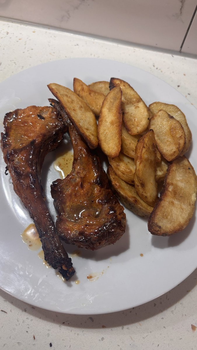 rantreaper's tweet photo. First time bikin dan nyobain lamb chop. Ternyata seenak dan seempuk itu. 🤤 https://t.co/IBkwDji4KP