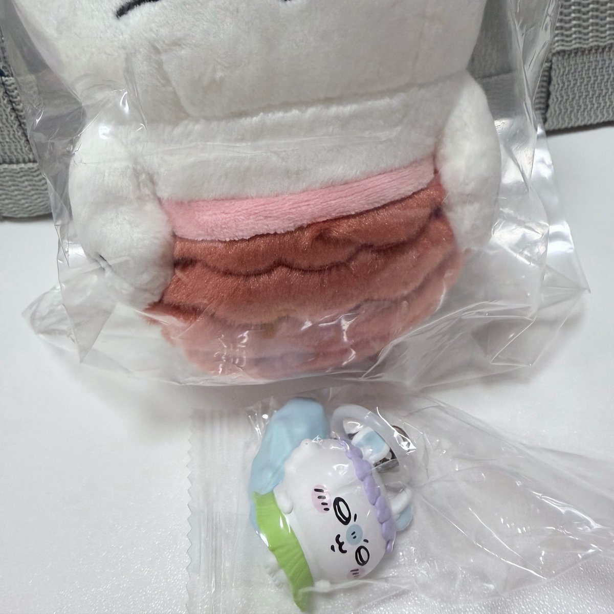 _nerucoron_'s tweet photo. 【交換】劇場版ちいかわ 入場者特典 めじるしアクセサリー チャームミニフィギュア

譲)モモンガ
求)ハチワレ

郵送または横浜(後日)にて交換希望
お気軽にお声掛けください🙇‍♀️ https://t.co/KpctJW9b8S
