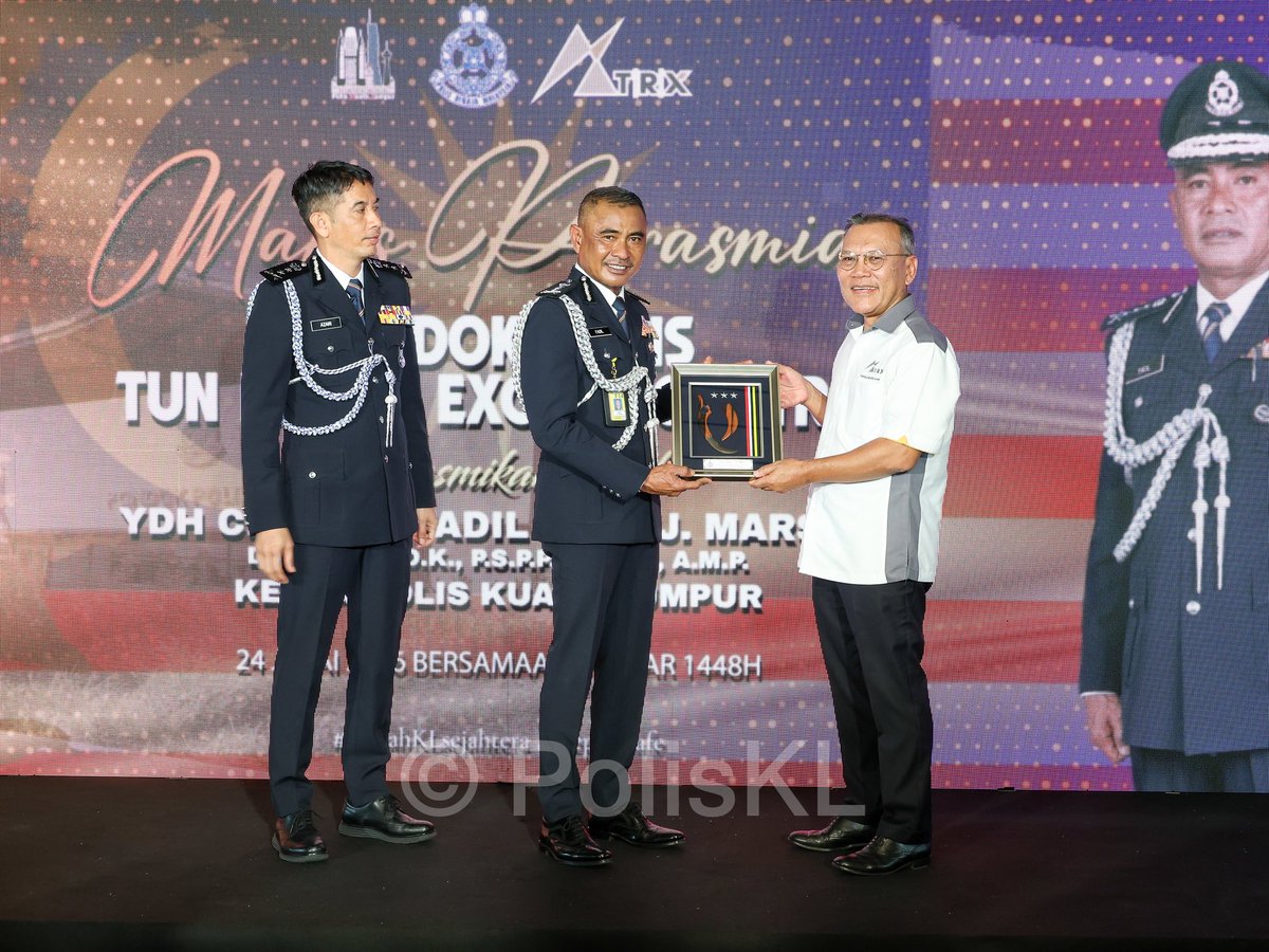 PolisKL's tweet photo. 𝗠𝗔𝗝𝗟𝗜𝗦 𝗣𝗘𝗥𝗔𝗦𝗠𝗜𝗔𝗡 𝗣𝗢𝗡𝗗𝗢𝗞 𝗣𝗢𝗟𝗜𝗦 𝗧𝗥𝗫 𝗗𝗜 𝗕𝗔𝗪𝗔𝗛 𝗣𝗘𝗡𝗧𝗔𝗗𝗕𝗜𝗥𝗔𝗡 𝗜𝗕𝗨 𝗣𝗘𝗝𝗔𝗕𝗔𝗧 𝗣𝗢𝗟𝗜𝗦 𝗗𝗔𝗘𝗥𝗔𝗛 𝗗𝗔𝗡𝗚 𝗪𝗔𝗡𝗚𝗜, 𝗞𝗨𝗔𝗟𝗔 𝗟𝗨𝗠𝗣𝗨𝗥

https://t.co/SzgpAcSGvs https://t.co/VmbGXneoDa