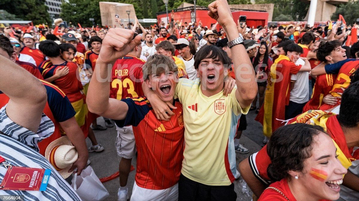 patxi_mendiburu's tweet photo. Hogar navarro de Baracaldo: ¡Valientes!
"Curioso: a mí aitite le prohibían hablar en vasco en su día; hoy se me intenta prohibir a mí ir con la camiseta de España. Os habéis convertido en eso que tanto odiabais"
https://t.co/POIN3EaKgl
Un navrazo,
Pachi M.B. Desolvidar https://t.co/9v1CL41YAK