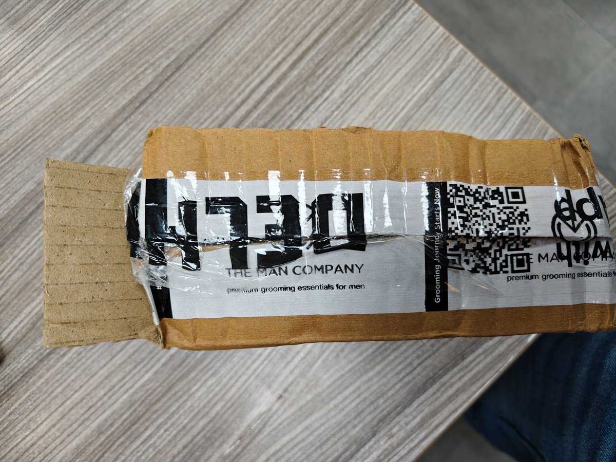 lo_omkar's tweet photo. @BombayShavingCo this is what is delivered.BSC2003513070.even after paying for the products of The bombay shaving company.I am getting products for The man company. https://t.co/iLSbtMwywi
