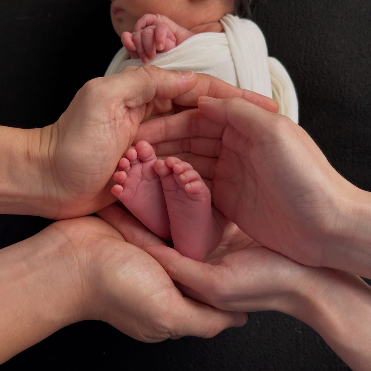 SMilkdrama's tweet photo. “I did it! 🧡 gave birth to a life in 10 months. Thank you to my body for accompanying me to bring the baby into this world safely &amp; smoothly. Happy birthday, Daddy 👧🏻🐶”

#GeorgeHu &amp; #AnnieChen are now parents of a baby girl! She gave birth on the same day as George’s bday 🥹 https://t.co/szuTuCB9io