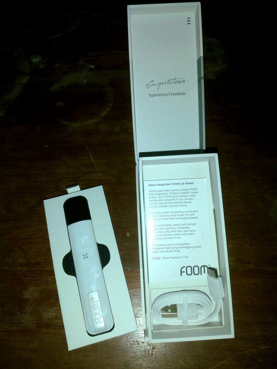 slsblaaisy_'s tweet photo. @mistylousy foom signature x 
200k aja include semua (box, charger, manual book) https://t.co/Tn4L6FD14z