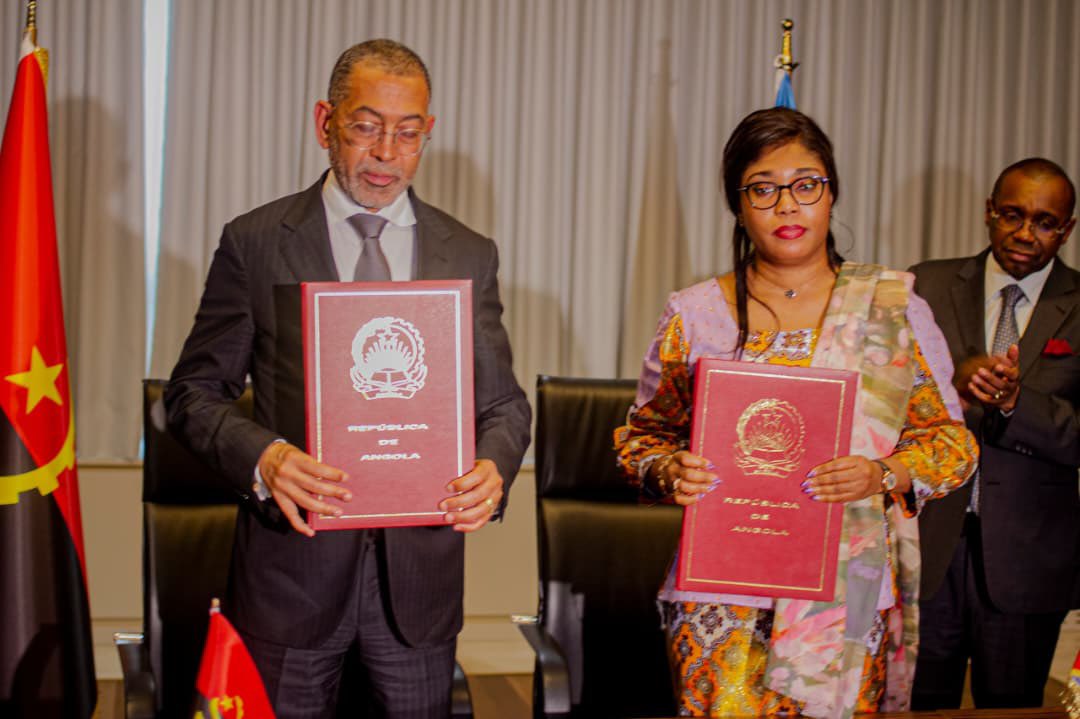 lokondobenjamin's tweet photo. RDC–Angola : l’exploitation pétrolière conjointe de la ZIC devient une réalité. https://t.co/KxixyOxZZc https://t.co/shp0QfV0o2