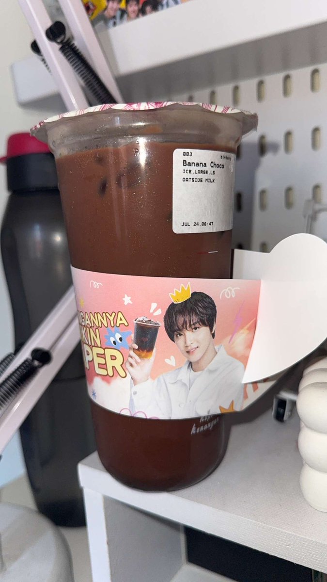 koreainajaaa's tweet photo. Mega Coffee BAnya OT5 EXO ✅
Kopi Kenangan BAnya Haechan NCT ✅
next siapa lagi yaa👀 https://t.co/aWsAf9FWnD