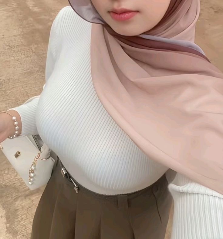 AnnaAdamsmt's tweet photo. Ukhty m0nt0k Ready  #jumatBerbagiBerkah #BlunderTempo

https://t.co/JvEA7rm5nU

Hanya Administrasi Negara #PahamiTarifWNI https://t.co/SezMs1386M