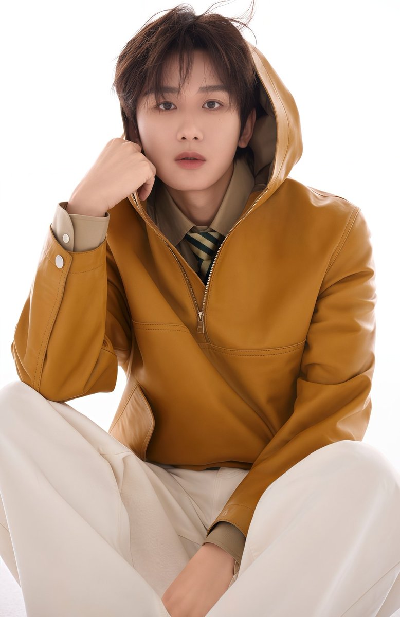 ChengYiThaiFans's tweet photo. ♦️[𝘝𝘪𝘥𝘦𝘰] : 新华社 (สำนักข่าวซินหัว) 𝘞𝘦𝘪𝘣𝘰 -(24/7/2026)📺🇨🇳

การบินและการปฏิบัติการของ เครื่องบินขับไล่ J-20 เหล่านี้ เท่มากจนห้ามพลาด!
มารับชมพร้อมกันกับช่วงเวลาสุดตื่นตาในหัวข้อJ-20 สวมเกราะสีทอง เปล่งประกายบนท้องนภา

📹 ที่มา: กองทัพอากาศปลดปล่อยประชาชนจีน 
🎵 เพลงประกอบ: 《敢当》 ขับร้องโดย #เฉิงอี้ 

🎋https://t.co/bPQzKxlf5H

#Chengyi #เฉิงอี้ #成毅