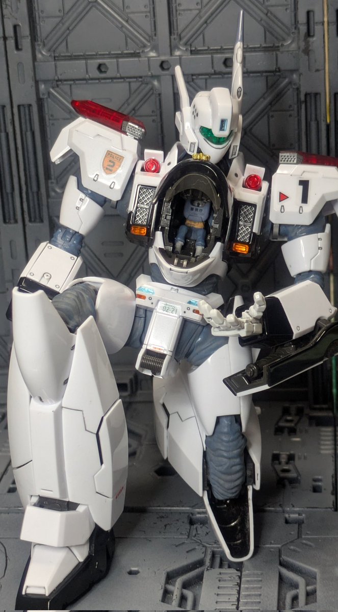 midhiroch's tweet photo. RG1/48イングラム・プラス、成型色、部分塗装、墨入れ、一部クリアトップコート仕上げ！完成♪
今年映画化でパトレイバーEZYに出てくるイングラムの最新キット、毎日パトレイバー（YouTube配信中）見ながら作っていたので盛り上がりました。
#RGイングラム #イングラム #毎日パトレイバー https://t.co/uFAnfZhuwM