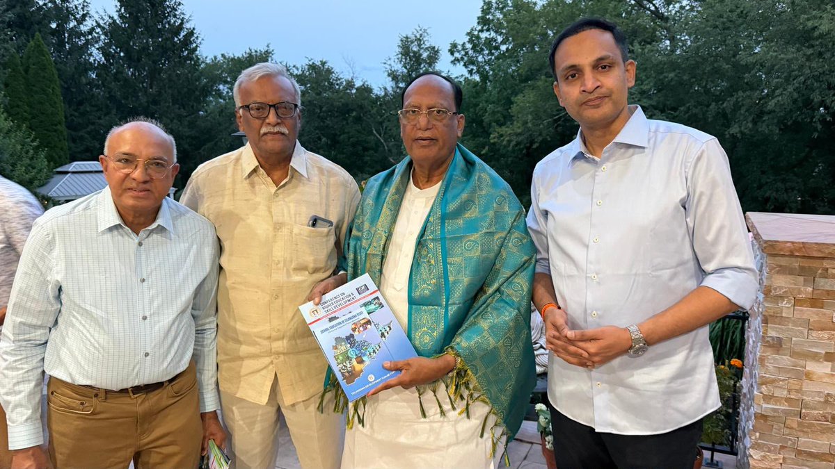 Gutha_Sukender's tweet photo. అమెరికాలోని న్యూజెర్సీలో శ్రీ పాదురి అమరేందర్ రెడ్డి గారి నివాసంలో, తెలంగాణ డెవలప్‌మెంట్ ఫోరం (TDF) ఆధ్వర్యంలో సన్మాన కార్యక్రమం జరిగింది. 

ఈ కార్యక్రమంలో ATA మరియు TDF ప్రతినిధులు పాల్గొని కార్యక్రమాన్ని విజయవంతం చేశారు.

#Telangana #telanganadevelopmentforum https://t.co/yzHNOaaqgH
