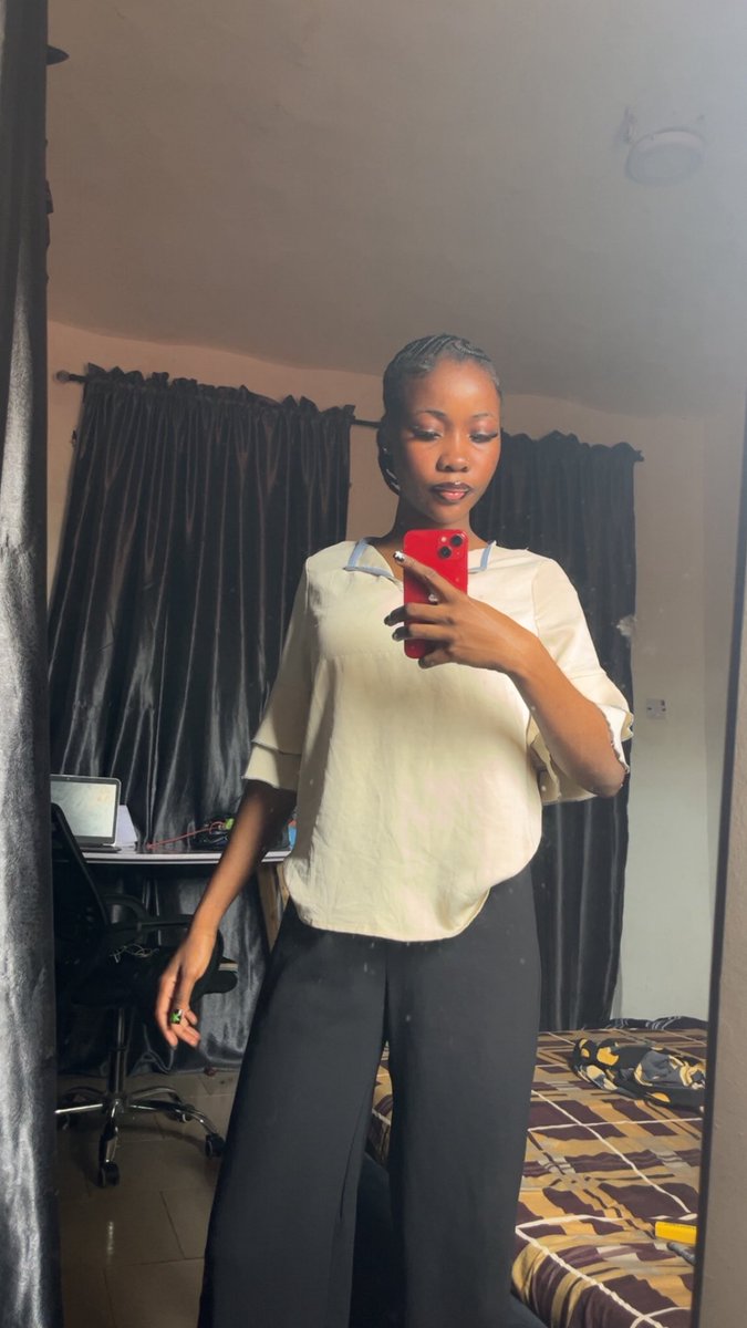 Peaceee21's tweet photo. mirror selfies>> https://t.co/d5fGmIsTe4