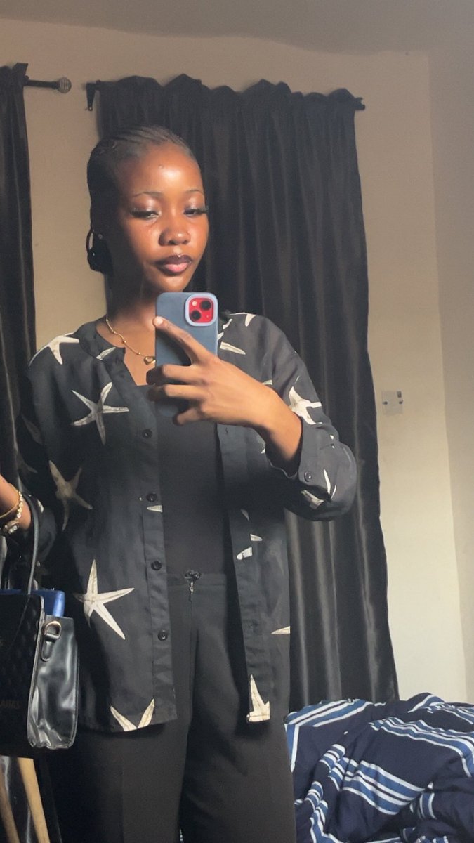 Peaceee21's tweet photo. mirror selfies>> https://t.co/d5fGmIsTe4