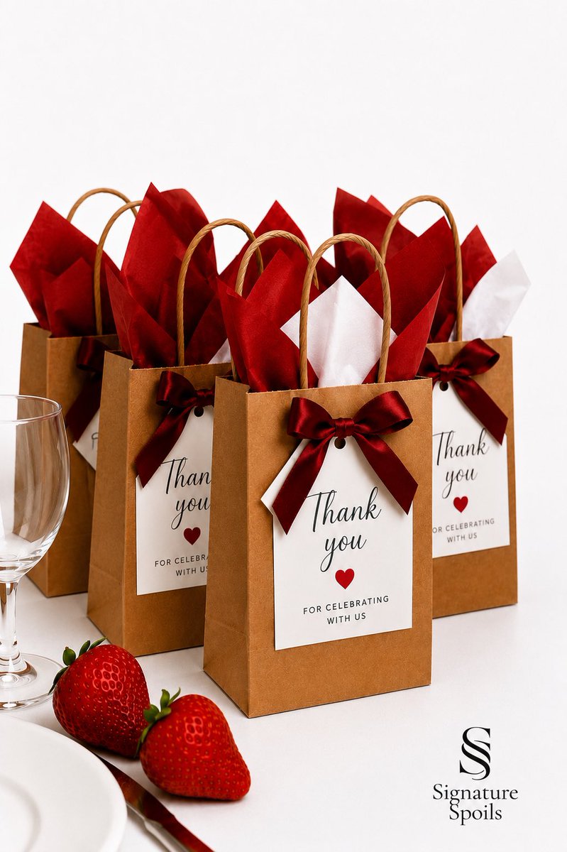 Signaturespoils's tweet photo. It’s the little details that leave the biggest impression. Say thank you with beautifully curated favor bags, personalized just for your special occasion.

Weddings | Bridal Showers | Birthdays | Baby Showers | Corporate Events.

#signaturespoils #thankyougift #wedding #giftbag https://t.co/u3UFm86O75