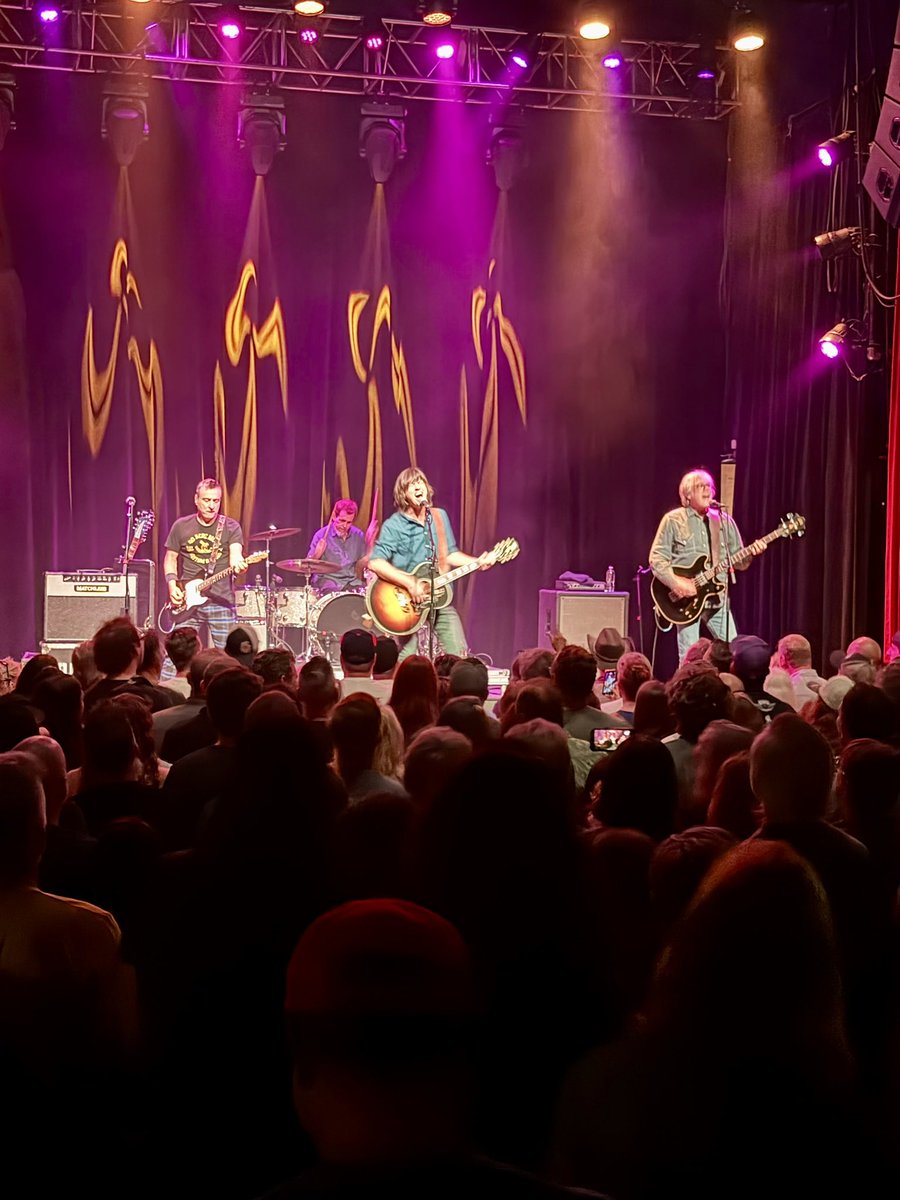 sagewithaflaw's tweet photo. Seeing one of my favorite Dallas, TX bands tonight 😀 #dallas #texas @Old97s https://t.co/Rr0rPxMNbq
