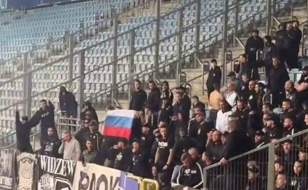 ZespolBrauna's tweet photo. Wielcy patrioci co to w przypadku wojny pierwi do szabrowania polskich domów i kolaboracji z kacapami będą
 
Antypolskie kurwy https://t.co/RXwSsYgGCe