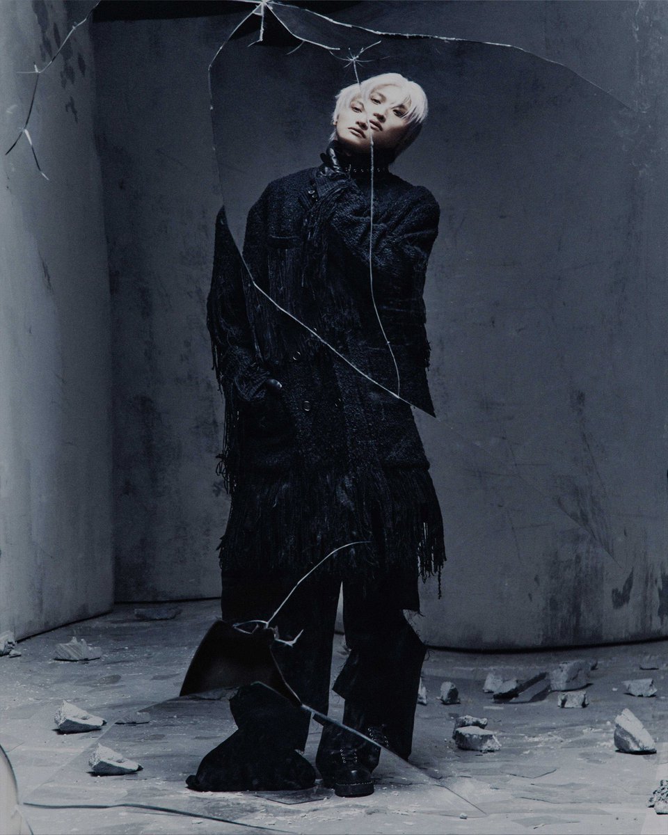 nobodylikehwa's tweet photo. [📷] SEONGHWA X SONGZIO 26AW CAMPAIGN 'CRUSHED CAST CONSTRUCTED'

#SEONGHWA #성화 #SONGZIO https://t.co/nAfD5gNp31