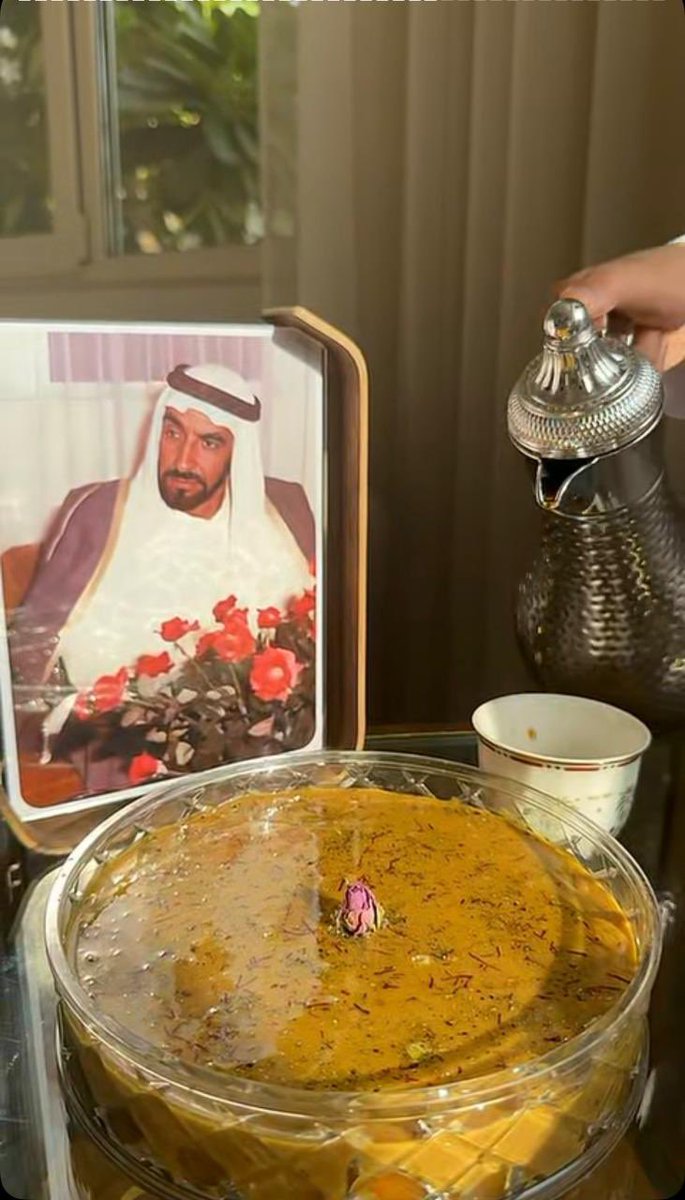 Fatima_M_G's tweet photo. اللهم ارحم والدنا الشيخ زايد وعطر قبره برائحة الجنه يارب 🙏 https://t.co/2wgBusR4mc