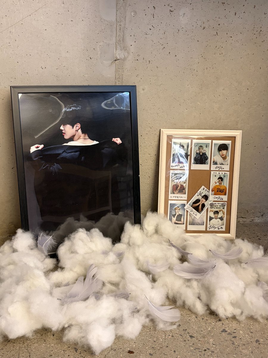 DotnotePerfume's tweet photo. 블리처스 주한 님의 생일카페가 닷노트 홍대점에서 열렸어요 🩵

블리 분들이 준비한 "NOTES Of You" 생일카페에 주한님이 직접 들러주��어요. 커스텀 향수와 사진, 편지까지 마음이 달달해지는 하루였어요- 🍇🍯

📍닷노트 홍대점
서울 마포구 신촌로4길 14, 2층

#주한 #블리처스 #JUHAN #BLITZERS https://t.co/8Ksppz3IUa