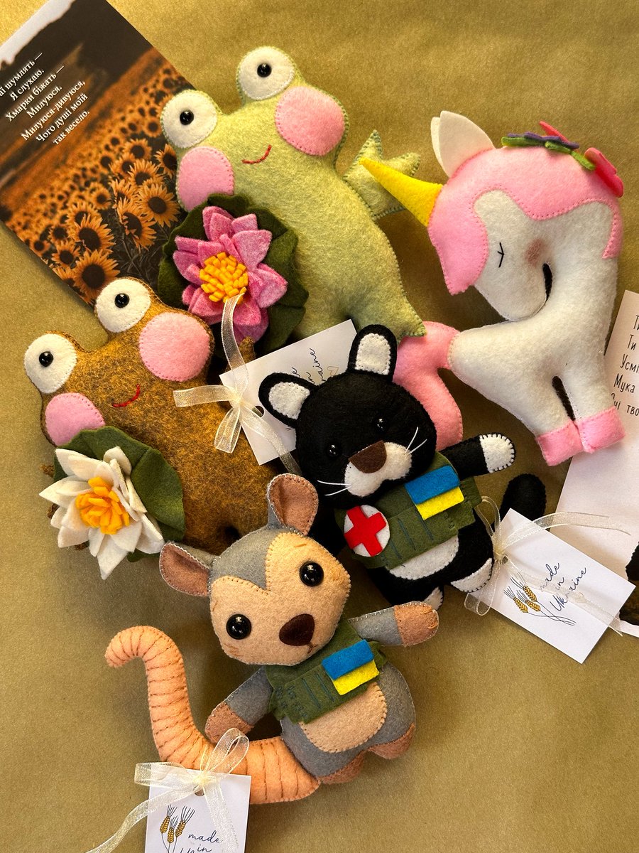 Catyunya_'s tweet photo. Hello! I'm Kateryna from 🇺🇦Ukraine, and I create handmade toys. Each product is made with love to bring joy to both children and adults
🐰Soft, colorful - they are perfect as a gift or decoration
🌎I deliver worldwide
To order and view the entire catalog, write to us in DM 🫶 https://t.co/ezAifGu8z4