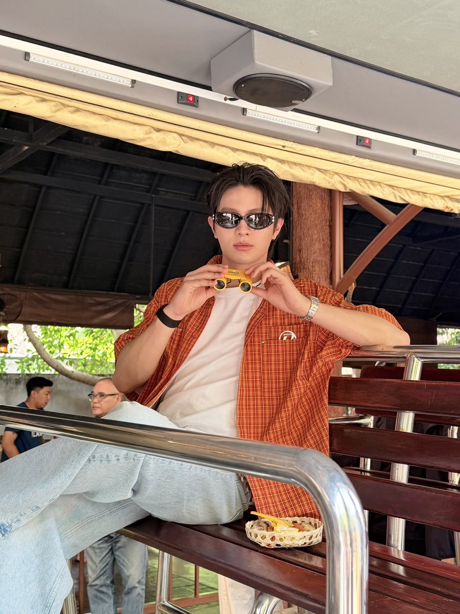 Mela_Brand's tweet photo. พร้อมทัวร์กันรึยังค๊าฟ  🩵🦒🐘

𝐀 𝐍𝐚𝐭𝐮𝐫𝐞 𝐉𝐨𝐮𝐫𝐧𝐞𝐲  𝐰𝐢𝐭𝐡 𝐖𝐢𝐥𝐥𝐢𝐚𝐦 𝐢𝐧 𝐂𝐡𝐢𝐚𝐧𝐠 𝐌𝐚𝐢 🍀⛅️

NATURE JOURNEY WITH WILLIAM 

#MELAinCHIANGMAIxWILLIAM
#MELAxWILLIAM

#Williamjkp
#MeLa #MelaThailand https://t.co/oINQh6JzRL