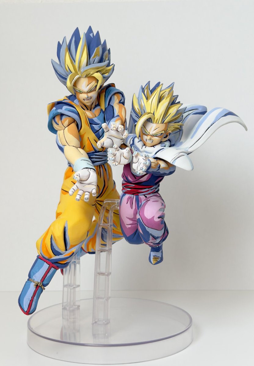 hgdgvsugudm's tweet photo. 一番くじスペクタクルバトルの孫悟空＆孫悟飯フィギュアを2次元リペイントしてみました！
元となったイラストを再現しています。かめはめ波の照り返しの表現が難しくて苦戦しましたが、なかなか良い感じになりました😃 https://t.co/8QIcYvJyOt