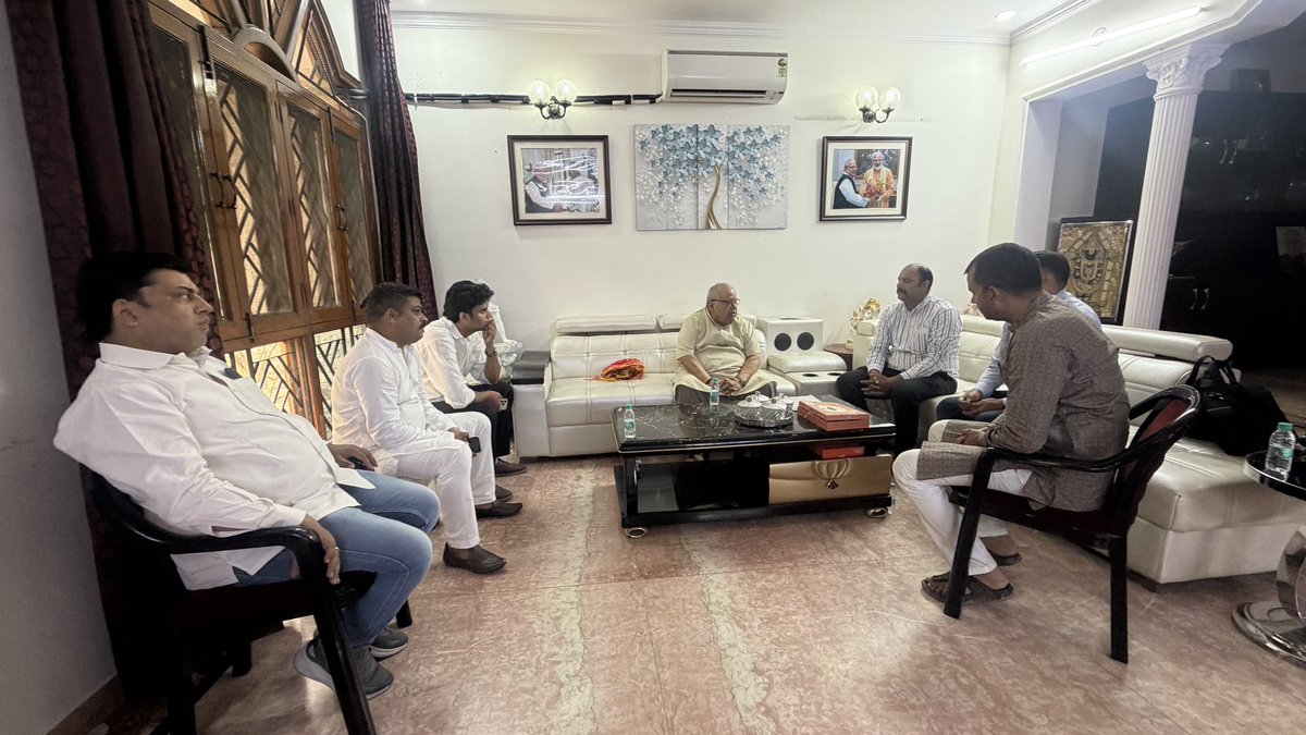 KalrajMishr's tweet photo. विश्व ब्राह्मण कल्याण परिषद के सदस्य आज नोएडा आवास पर मिले …
@KalrajMishra https://t.co/stOnvRweRH
