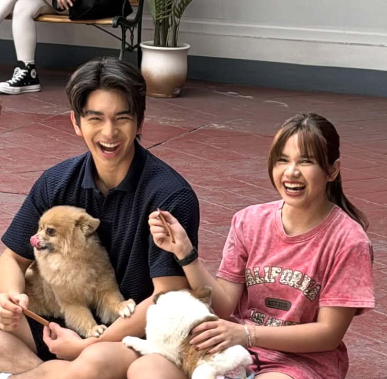 yriquezle's tweet photo. Their smiles may be simple, but the happiness they bring is immeasurable.

ASHRAVE SEOULasting TRIP
#RAVExploreWithASH https://t.co/VpKWPpNfCH