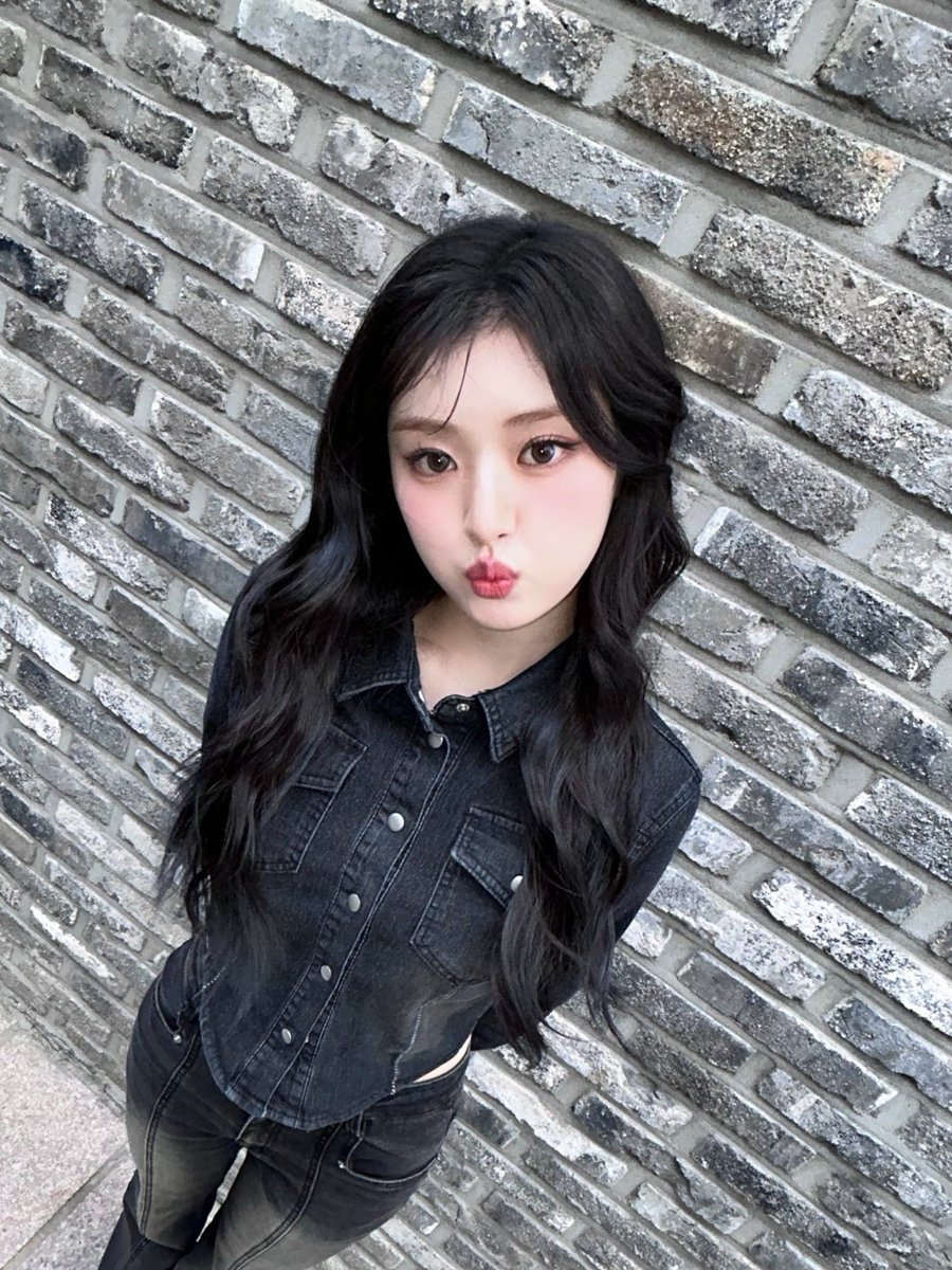 atthena25's tweet photo. 진짜 찐 아기 뱁새 시절…..🥹 https://t.co/XcKbSCJtHL