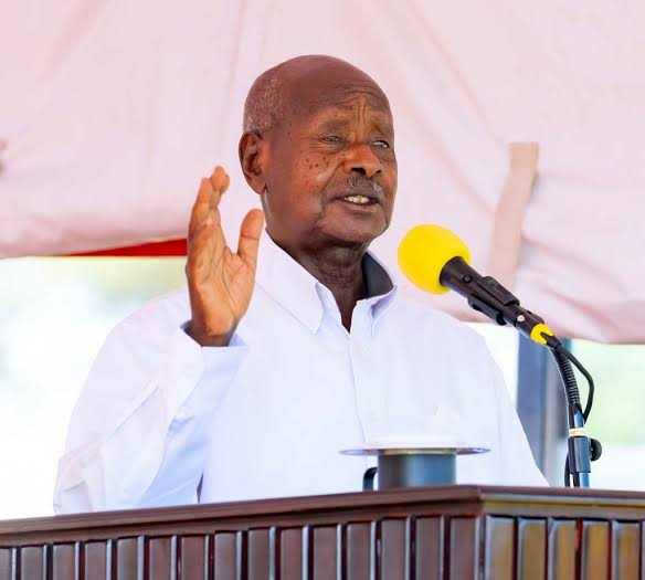 ruth8205's tweet photo. "All non-performers must leave leadership."-President Yoweri Museveni 
#WhyUgDecidedM7 https://t.co/qF2UNGojtd