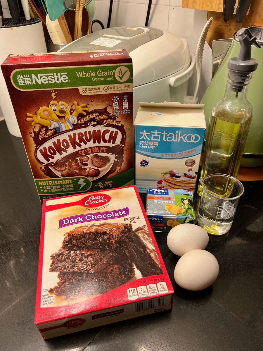 vejun29893798's tweet photo. Just had the coziest baking session ever! Freshly baked chocolate chip cookies straight out of the oven, warm, buttery, and way too easy to eat.  Who else loves a rainy day bake https://t.co/V0Y7lPfCUj