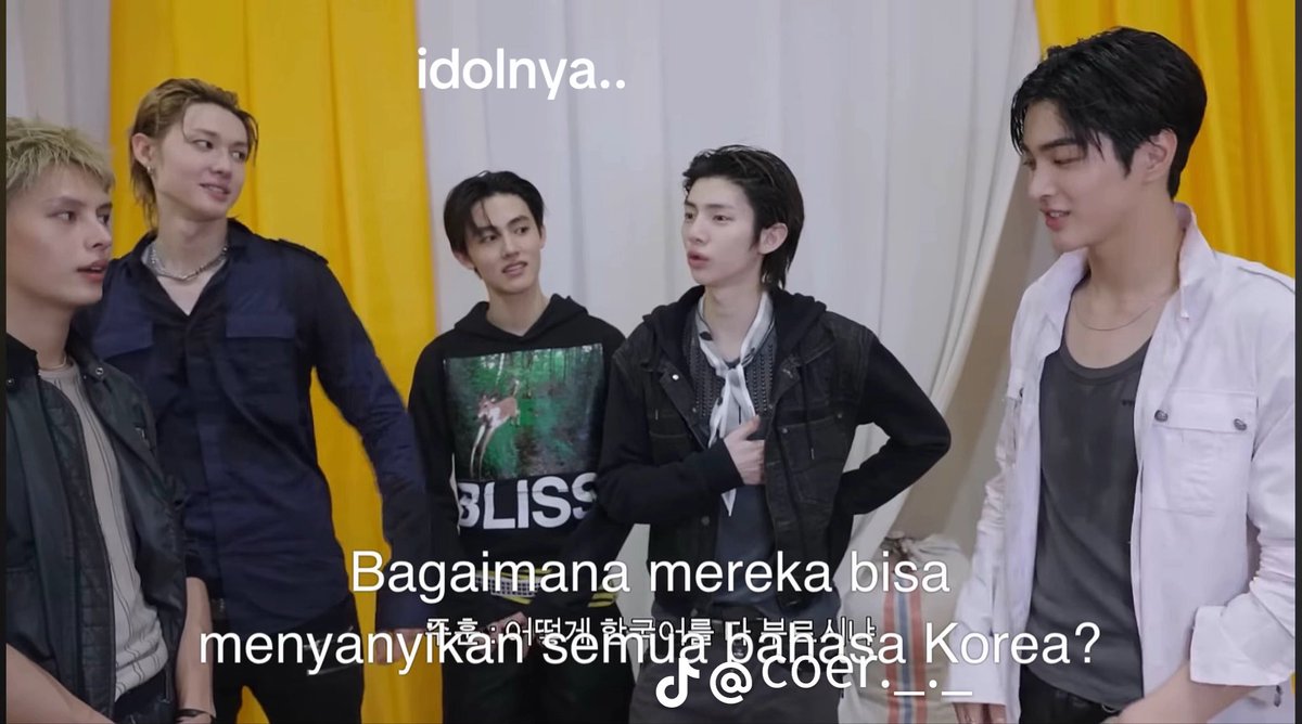 maliblru's tweet photo. NEMU INI DI TIKTOK

"kaya saja cari mujirin"
"studio kentut arh tiada bini"

WOI KETAWA GUE PECAH BACA INI, KASIAN NTIN NANGIS DI POJOKAN 😭 https://t.co/rF9Anrxmez