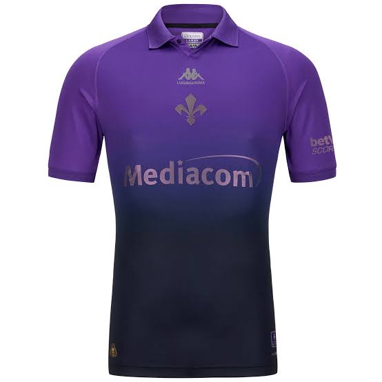 ma_jas_'s tweet photo. @idextratime Lah kebalikan sama jerseynya Fiorentina tahun 2025 https://t.co/5dy2a3sGlr