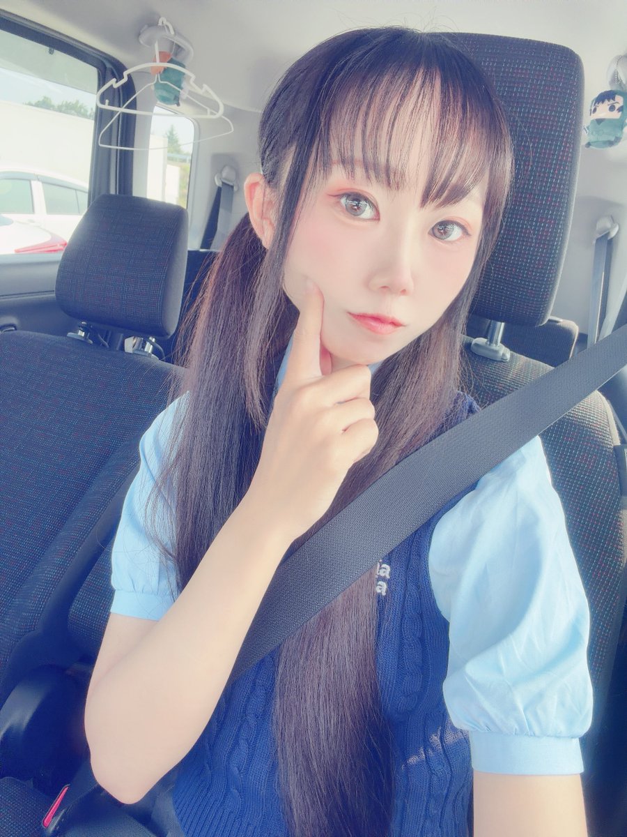 9936677705pase's tweet photo. 本日制服ポトレで
たくさんの🐈ちゃんと
戯れてきた幸せ(  ´˘`  )💞 https://t.co/78zAsmyA5r