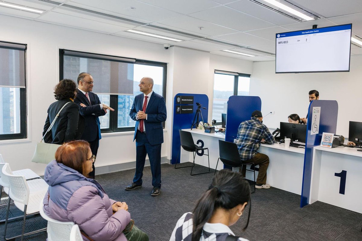 HCICanberra's tweet photo. High Commissioner of India @nageshsinghIFS visited the upgraded Indian Consular Application Centre (ICAC) in Canberra to review its operations and interact with the team.

The visit underscored the High Commission's commitment to delivering efficient, transparent and citizen-centric consular services to the Indian community and other applicants. 🇮🇳🤝🇦🇺

@MEAIndia @IndianDiplomacy @VFSGlobal @PIB_India