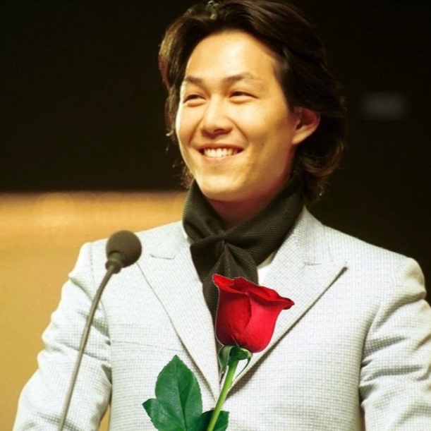 jjismyeomma's tweet photo. *throws a rose to the beloved* ๐น๐ฅฐ #inhun #bhjj https://t.co/rk8Ag3KymA