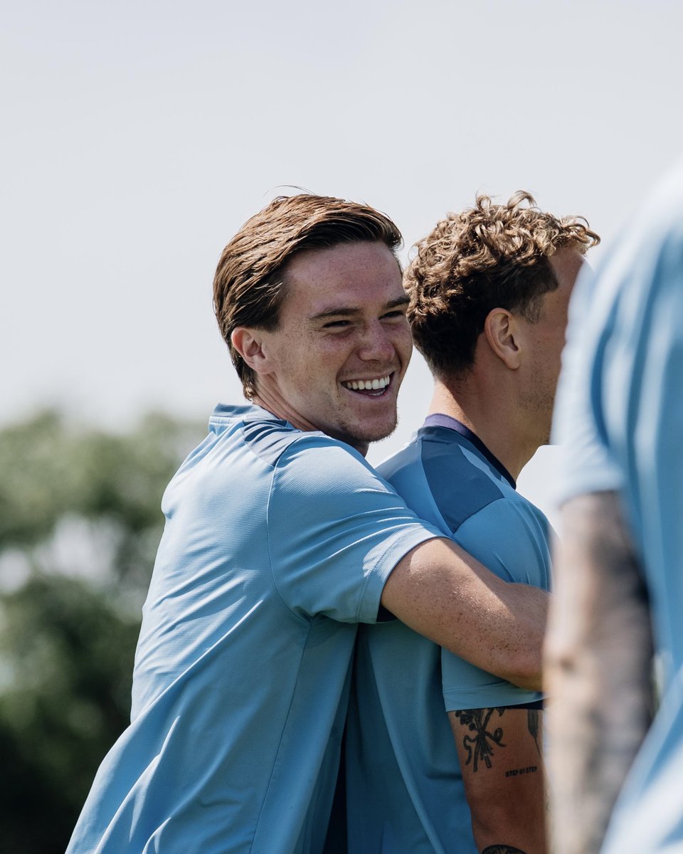 fctwente's tweet photo. 𝐆𝐞𝐟𝐞𝐥𝐢𝐜𝐢𝐭𝐞𝐞𝐫𝐝 𝐃𝐚𝐚𝐧 🥳

#FCTwente https://t.co/3j9yetXLh2