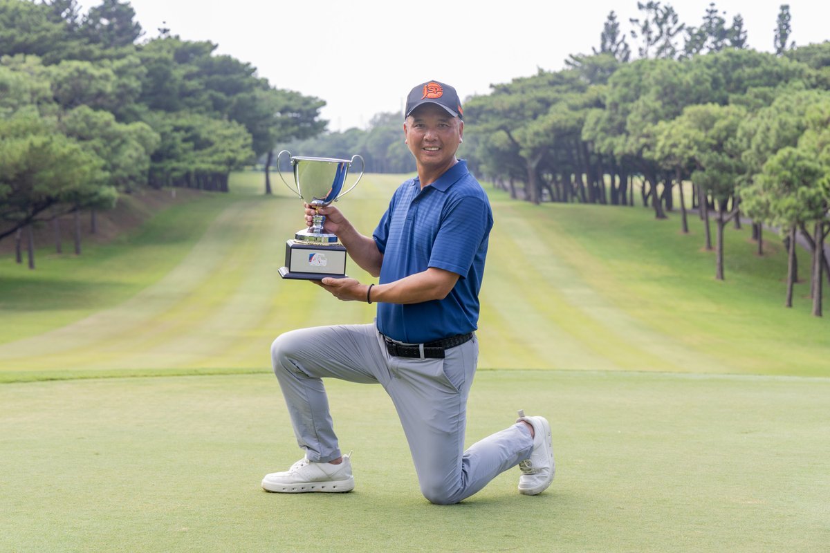 ADT_golf's tweet photo. After years of perseverance, Lu Wei-chih is a champion once again 🙌

The brain tumour survivor, whose fourth and last Asian Tour victory came in 2016, overcame one of the toughest chapters of his career to secure his maiden Asian Development Tour title. https://t.co/AfbsVHooAx