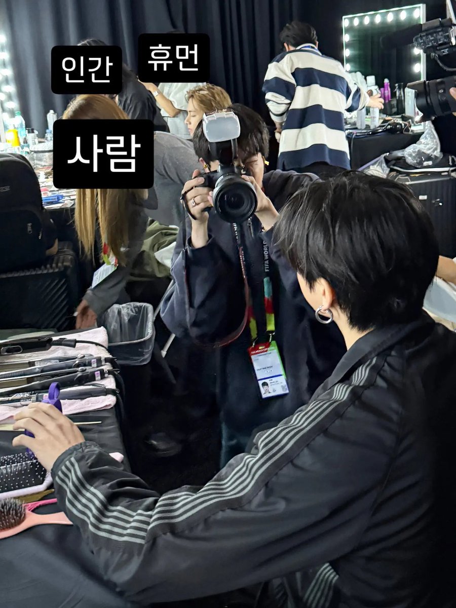 SEO_BTS7's tweet photo. ㅋㅋㅋㅋㅋ 빵터짐ㅋㅋㅋㅋㅋㅋ
김석진의 개그캐를 사랑한다 💜

#진 #JIN #방탄소년단진 @bts_twt https://t.co/SsMKk8i9gm