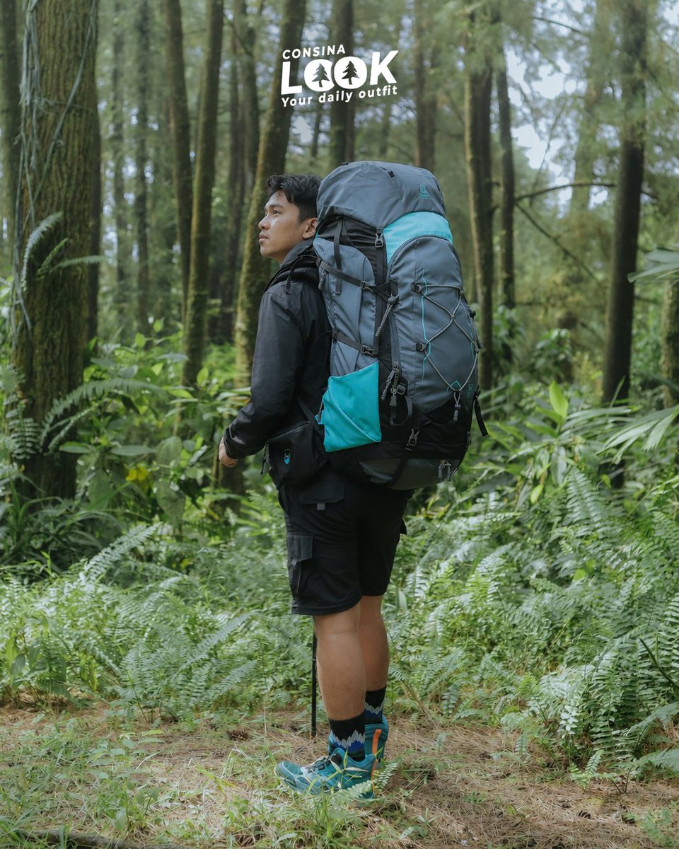 ConsinaOfficial's tweet photo. Outfit serba hitam, tapi tetap stand out di gunung berkat aksen Summit Grey dari Consina K2 60L yang senada sama sepatu Terra Ocean Blue. Bawa gear banyak tetap nyaman, look juga nggak tenggelam di tengah hijaunya jalur. https://t.co/RC88NbfCJn