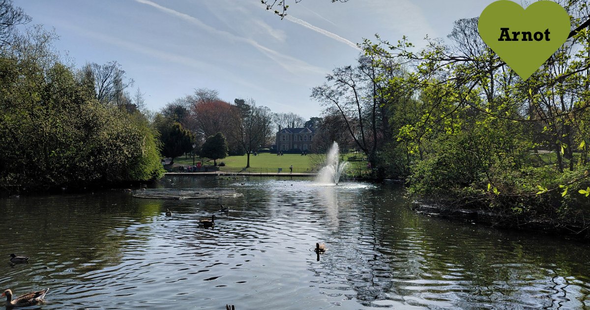GedlingBC's tweet photo. 💚 It's officially Love Parks Week!

From 24 July to 2 August, we're celebrating our award-winning parks and green spaces and encouraging everyone to get outdoors and enjoy them. Love Parks Week highlights the many benefits parks bring to our wellbeing, communities and local wildlife.

Whether you're enjoying a picnic packed with your favourite picky bits, playing frisbee with friends, exploring nature or taking the dog for a walk in the sunshine, there's no better time to visit one of our fantastic parks.

Get outdoors this Love Parks Week and see what our award-winning parks have to offer. Plan your visit: https://t.co/36yVtRXHqv