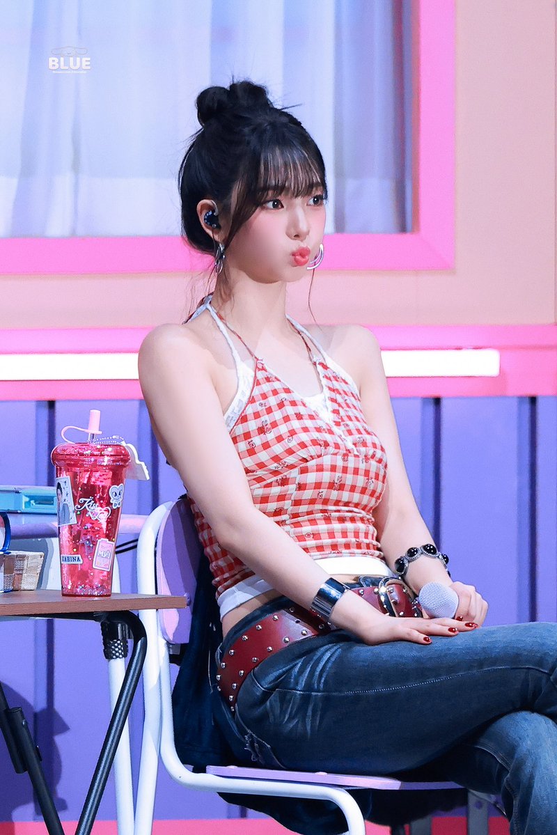 blue_karina_'s tweet photo. 260720 MY-J presents aespa JAPAN FANMEETING 2026 “MY CLASSMaeTE

#aespa #에스파 
#Karina #카리나 https://t.co/I4orKgNAaJ