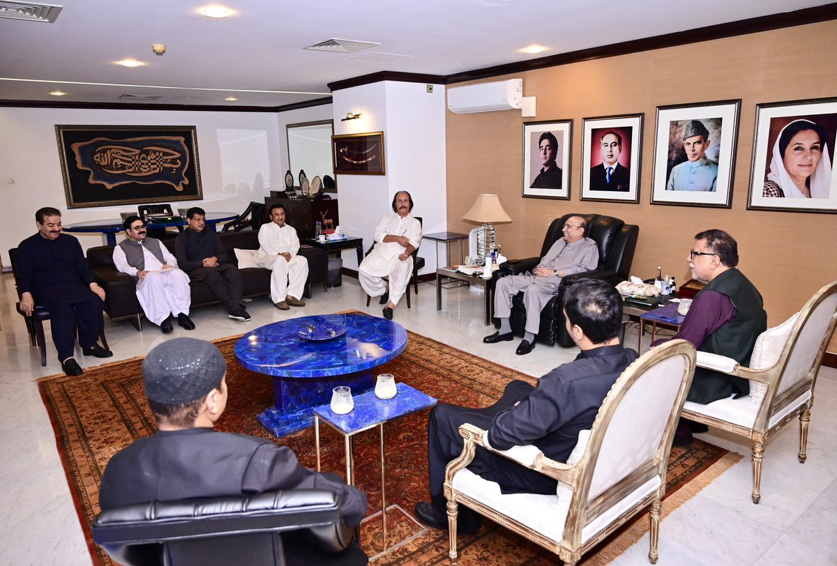 MediaCellPPP's tweet photo. President @AAliZardari in a meeting with a delegation of Balochistan provincial ministers at Bilawal House. https://t.co/ZhPGhPpB3l
