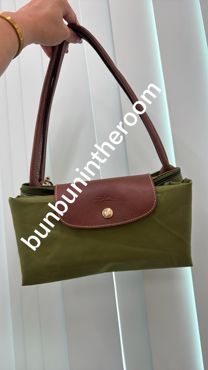 bunbunintheroom's tweet photo. ส่งต่อ #longchamp ไซส์ L หูยาว แท้100%
ใช้งานตามสภาพ สภาพดี ไม่ขาด สวยกิ๊ง
ขายเพราะ อยากไปใช้ใบเล็กบ้าง สีเขียวค่ะ

ราคา 1600 รวมส่ง (แมสได้,นัดรับได้ bts)

#ส่งต่อlongchamp #longchampมือ2 #longchamp #ส่งต่อกระเป๋า #ส่งต่อcoach https://t.co/IAAH8FY79m