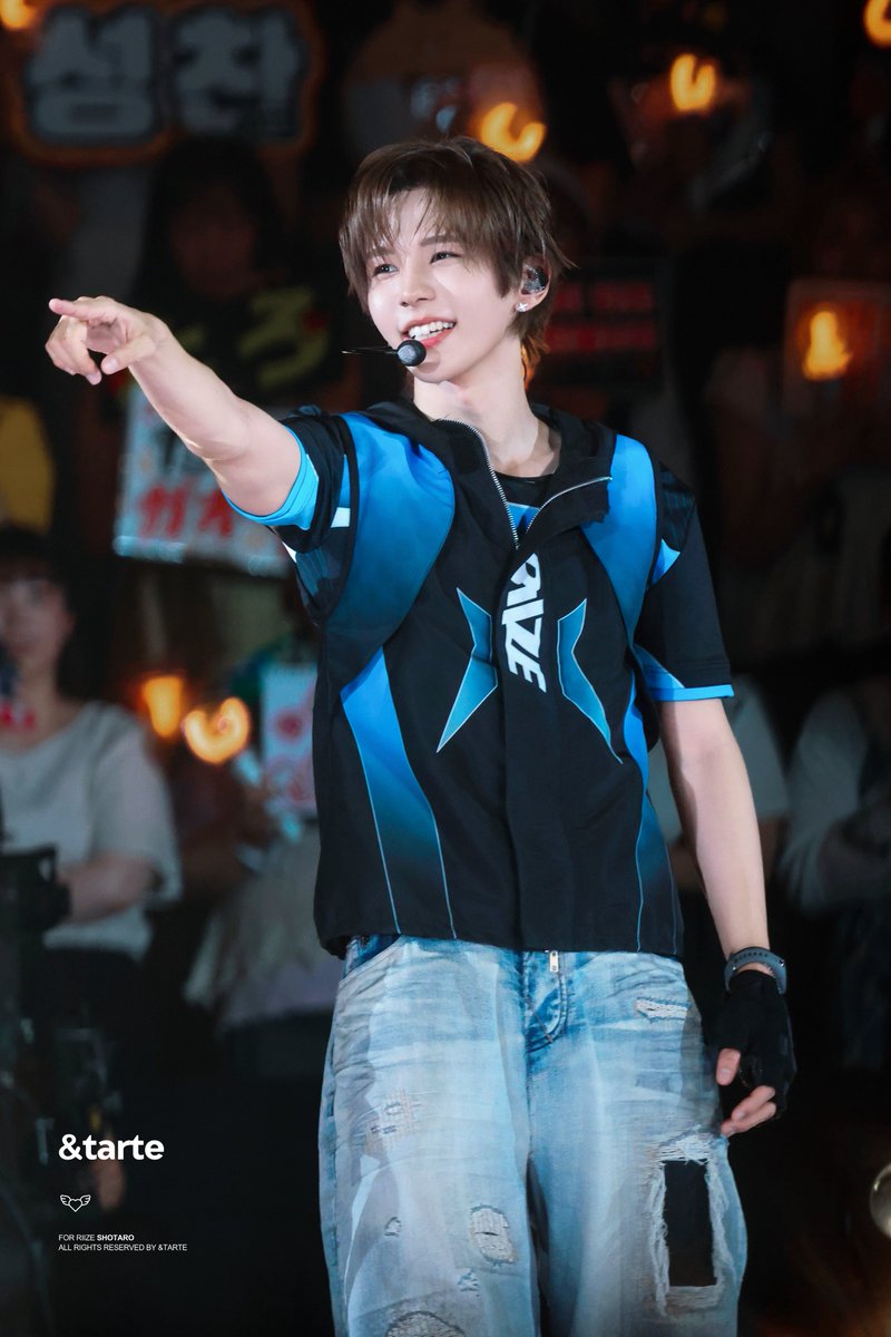 taroxtarte's tweet photo. 260723 RPG JAPAN FANMEETING in KOBE

#SHOTARO #쇼타로 #将太郎 #ショウタロウ
#RIIZE #라이즈 https://t.co/ETNiP40O3E