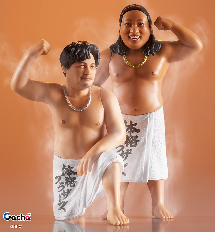 Play_Gacha's tweet photo. 《📢ガチャ™ 7月27日週発売》
◒体格ブラザーズ ビッグボディー♨️コレクション

🔥🔥🔥🔥🔥🔥🔥🔥🔥🔥🔥
体格ブラザーズの 
“ギラギラで豊満なわがままボディー”
がガチャに見参！
🔥🔥🔥🔥🔥🔥🔥🔥🔥🔥🔥

👛 1回 500円　
  ラインナップ【全4種】
💪秋山さん(リュウ) BIGフィギュア
💪平子さん(ユウ) BIGフィギュア
💪秋山さん(リュウ) 額装キーホルダー
💪平子さん(ユウ) 額装キーホルダー

カプセルトイもおまかせあれ！

📺7/26放送の〖 シューイチ 〗日曜あさ𝟳時𝟯𝟬分〜𝟭𝟬時𝟮𝟱分放送 で「体格ブラザーズ」からガチャのご紹介があるのでご覧ください！

※発売時期は地域や店舗によって異なる場合があります。