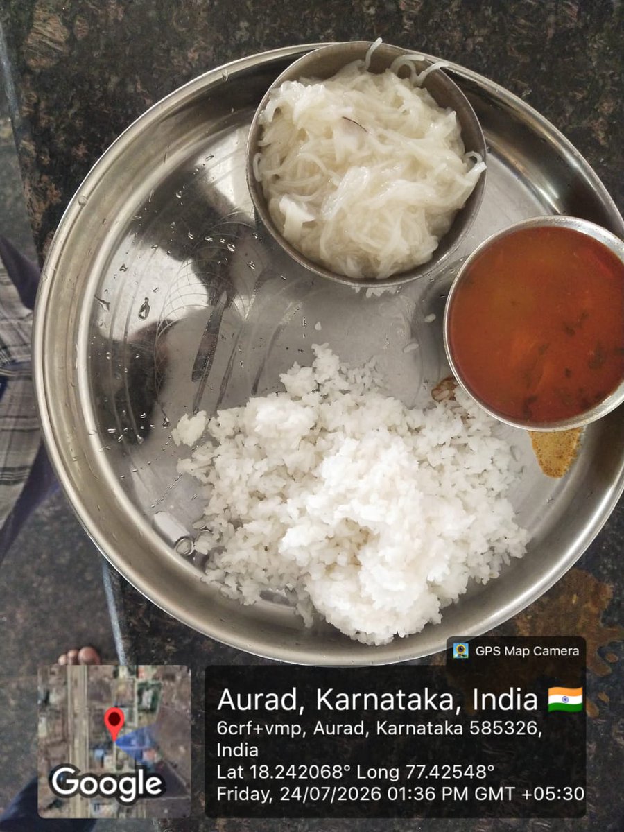 Dbrars_St_822's tweet photo. AFTERNOON LUNCH AT DBRARS SCHOOL ST-822 CHINTAKI TQ AURAD DIST BIDAR https://t.co/3dxbK8K8Vk