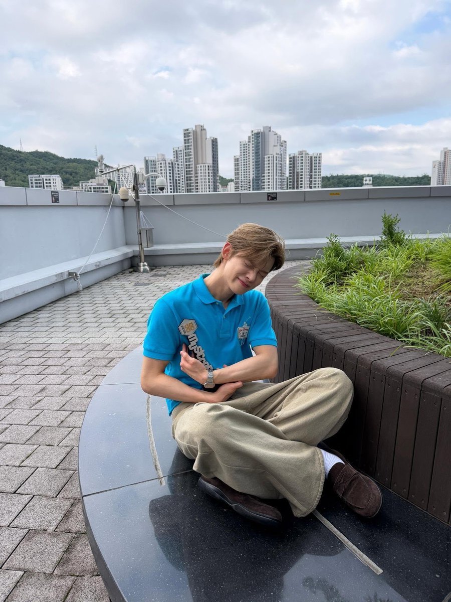 yewnzun's tweet photo. hello, it's your Ice Cream boy. this promotion became one of the happiest memories to me. thank you to everyone who supported me and worked so hard alongside me. and to our 𝘔𝘖𝘈𝘴 you've been the sweetest part of this journey. I love you so much. 🤍 https://t.co/sTzyGVgzrG