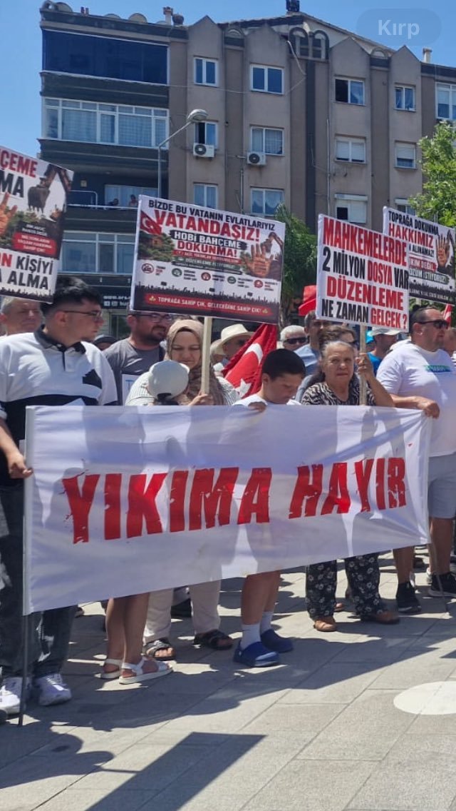 nuran026's tweet photo. @ipekozkal @HaberturkTV @SerapBelet Adaletsiz,farklı uygulamalar var!2018den beri geçerli belgeye rağmen ceza/idare/istinaf mahkemelerinin,belediyenin mağdur ettikleri var!Aynı mahallede bir vatandaşın yararlanıp diğerinin mağdur olması sosyal adaletle bağdaşmaz.
#YapıKayıtMeclise
BahçemeDokunma @adalet_bakanlik https://t.co/kIq2xF5ENG