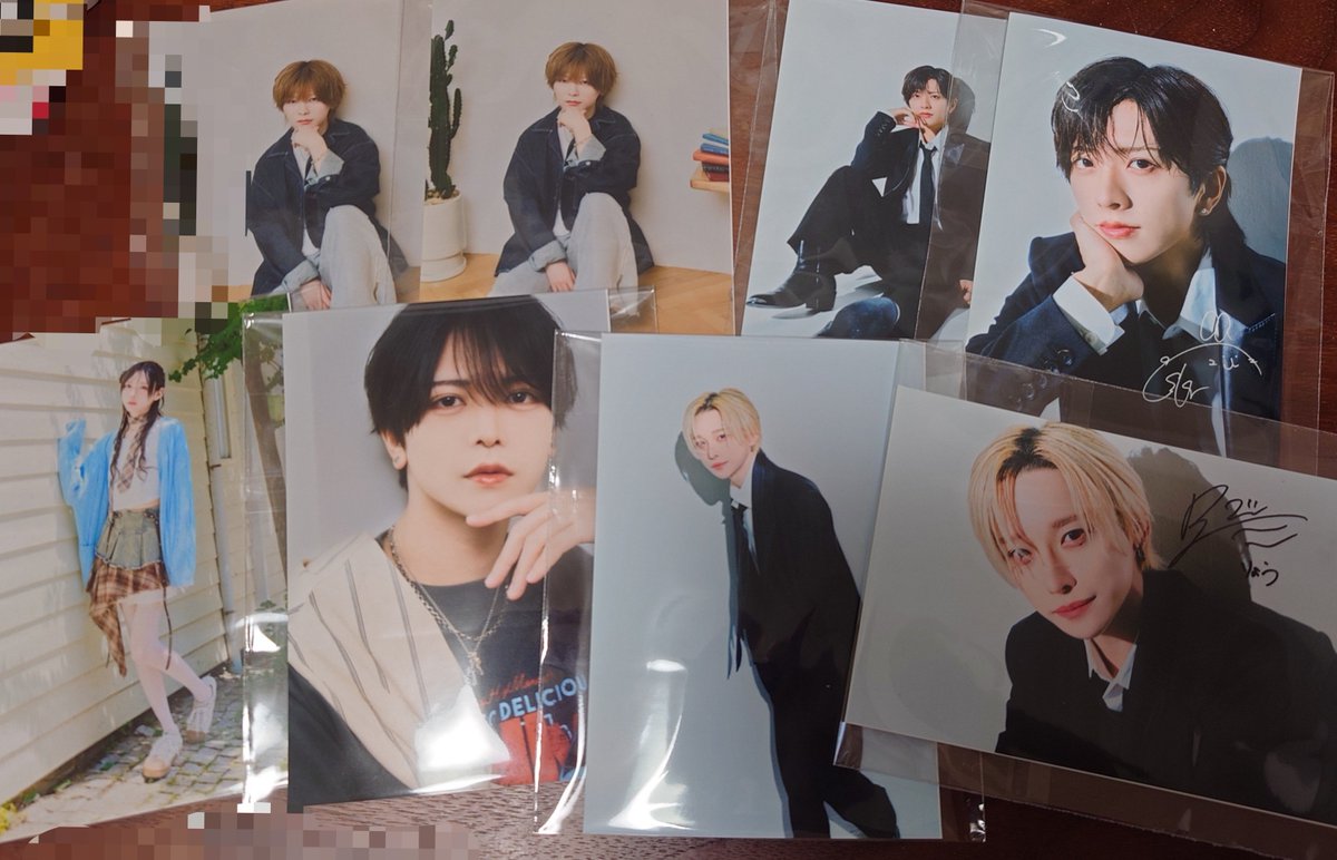 ran__0__'s tweet photo. 【交換】
#らぶしっく JUNON eプリント ブロマイド 

譲 
❤ 全身×1 サイン入×1
🤍アップ×1
💚全身×1 サイン入×1
️🩵全身×1
💛全身×2

求 
💜サイン入
💜アップ
💜全身

同種交換希望

無限回収してますので、どしどしリプください🙇‍♀️

📮普通郵便での取引希望📮 https://t.co/SVTEywFcWV